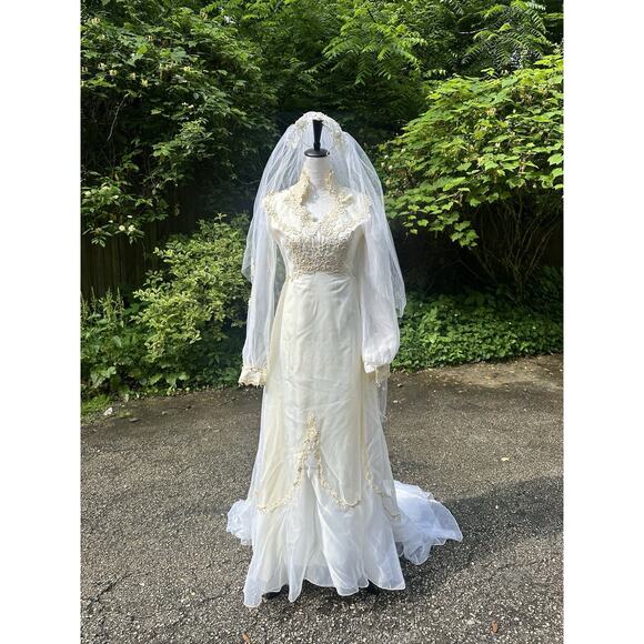 Vintage Lace Bohemian Bridal Gown Dress Size M Train 1960s-70s Wedding Dress - Picture 2 of 16